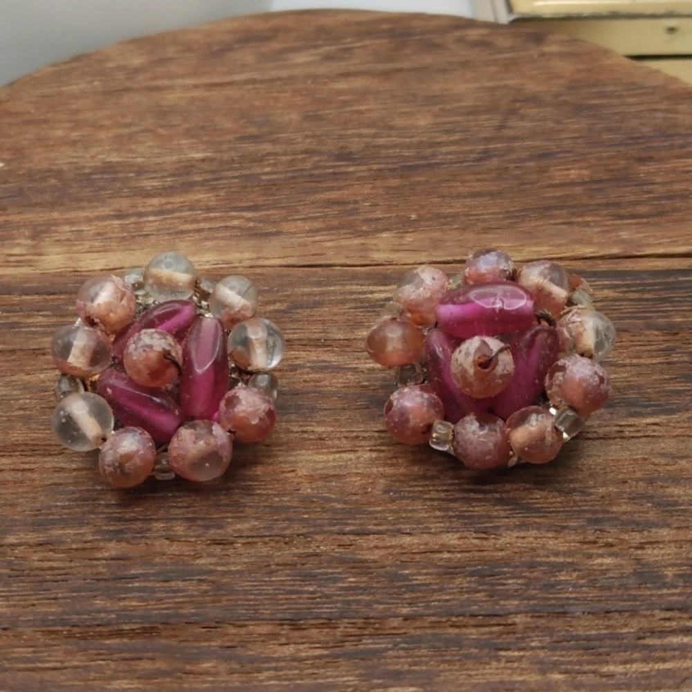 Pretty in pink true estate‎ earrings E289 clip on